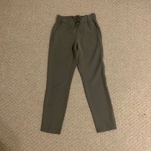 Lululemon size 2 on the fly pants